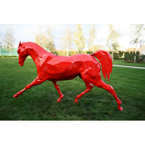 Лошадь полигональная скульптура